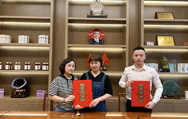 恭喜江西省萍鄉(xiāng)市李女士、顏女士成功簽約翌芙萊！